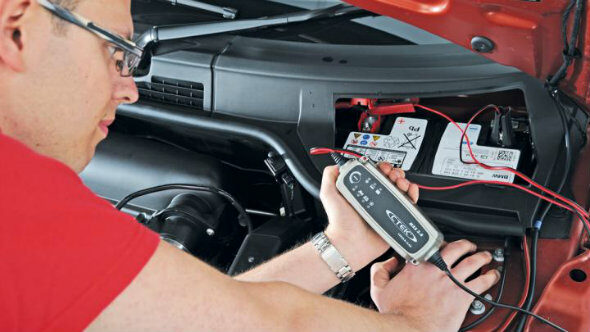 car_photo_car battery charger